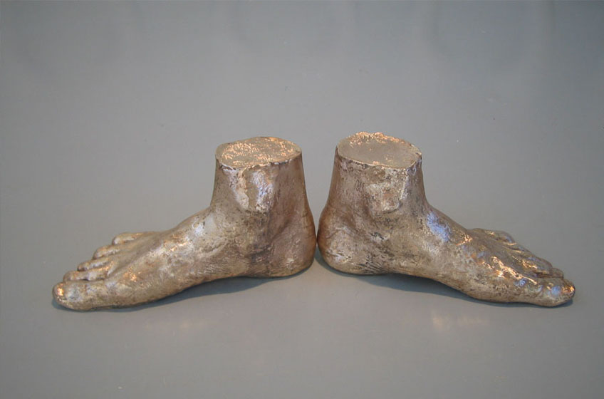Prasto, Début, 2004; Self-photo, ceramic plaster, bronze, 259x259x30,5 cm