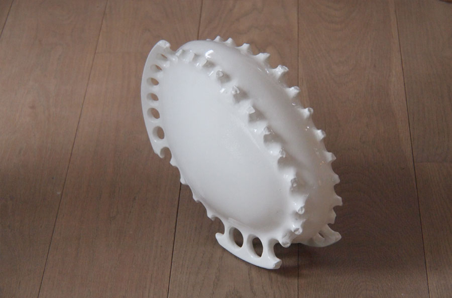 Prasto, Just a little bit broken sculpture©, 2013; Ceramic, car paint, 50x30x20 cm