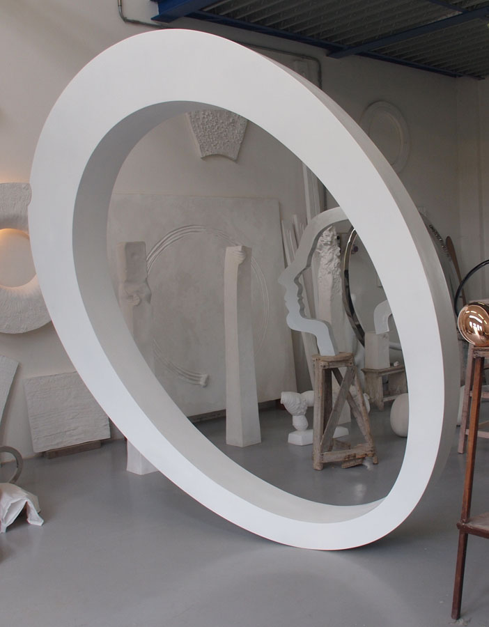 Prasto, Big white egg form sculpture©, 2011; Iron, car paint, lead, 300x200x30 cm
