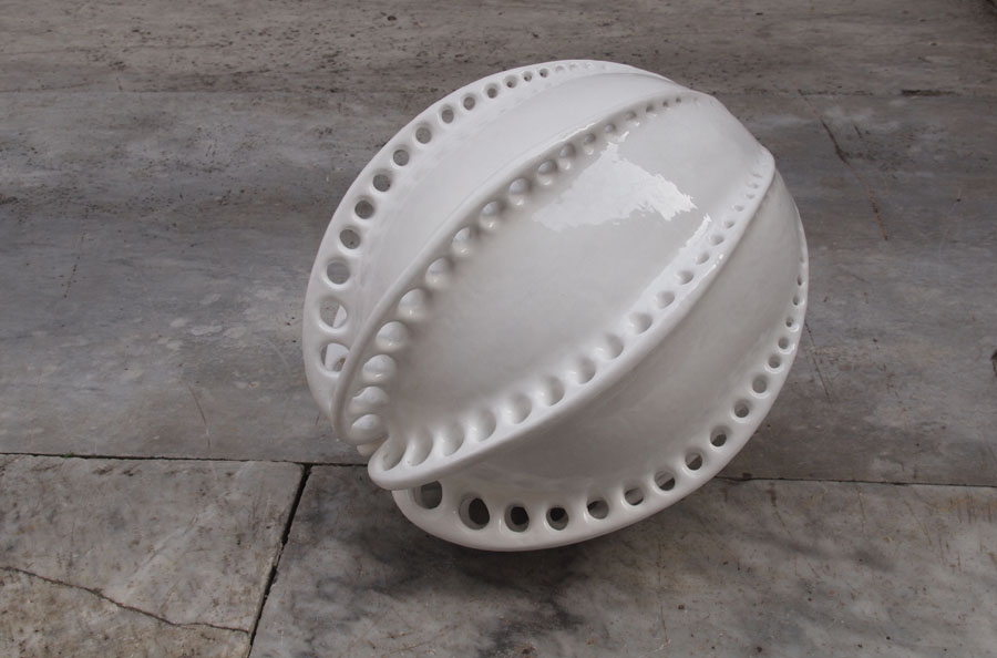 Prasto, Butterfly egg©, 2013; White glazed ceramic, 45x35 cm