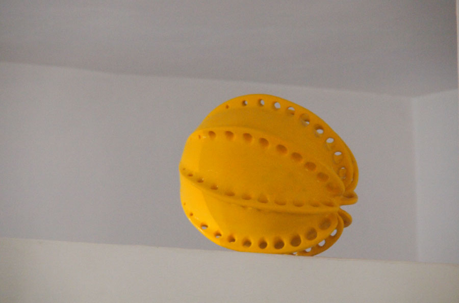 Prasto, Big yellow butterfly egg©, 2013; Ceramic, car paint, 47x38 cm