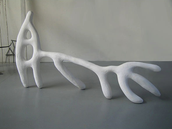 Prasto, White horse©, 2003; Ceramic plaster, 200x40x118,5 cm